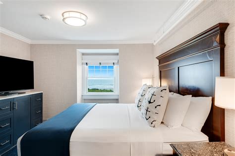 Newport, RI Beachfront Rooms & Suites | Newport Beach Hotel & Suites