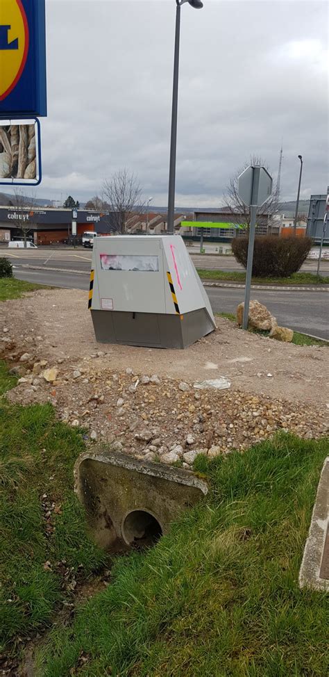 Dieulouard Le radar de chantier déjà vandalisé