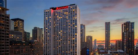 Downtown Magnificent Mile Hotel | Chicago Marriott Downtown Magnificent ...