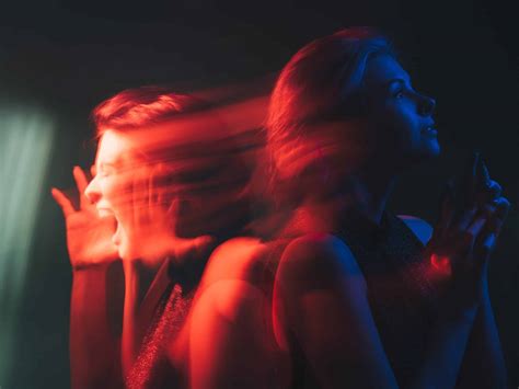 What is a Manic Episode? - Water Gap Wellness