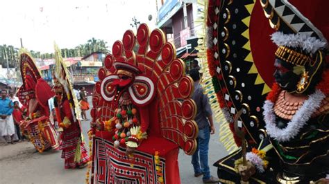 170+ Theyyam Performance Stock Photos, Pictures & Royalty-Free Images ...