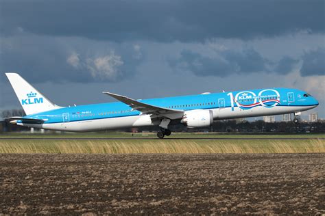 Ph Bka B Klm Ams Eham Apr Take Off Runway Flickr