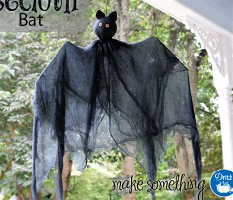 34 Wicked Halloween Bat Crafts - FeltMagnet