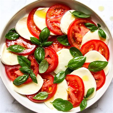 Italian Caprese Salad 5 Minutes Carbgirl