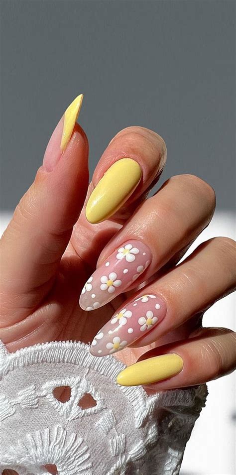 Your Nails Deserve These Floral Designs Yellow Daisy Sheer Nails