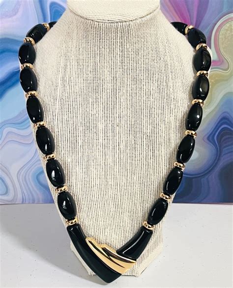 Vintage Signed Napier Black And Gold Tone Necklace Gem