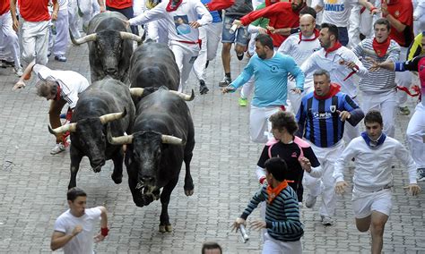 Bulls Bullied Men At Spain Festival World DAWN