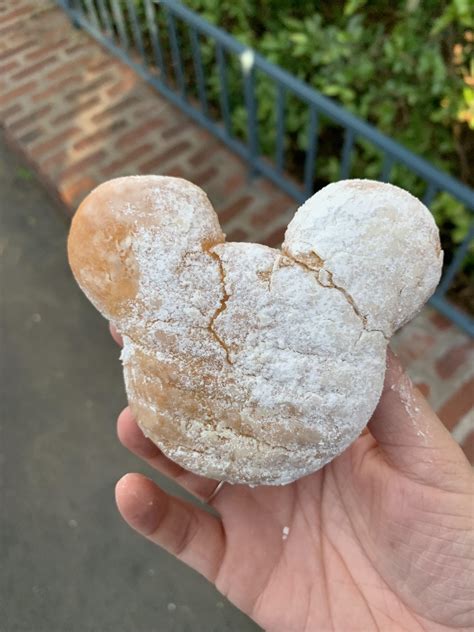 Traditional Beignets every trip! : r/Disneyland