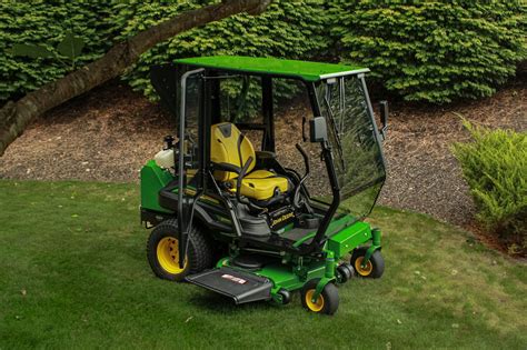 Expanded Premium Air Conditioned Cab Line With John Deere Z R Zero