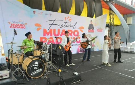 Festival Muaro Menyambut Wisatawan Saat Libur Lebaran Di Padang