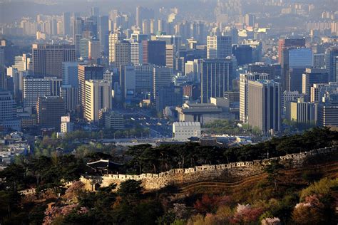 Seoul City Wall At Seongbuk Dong Seoul Korea