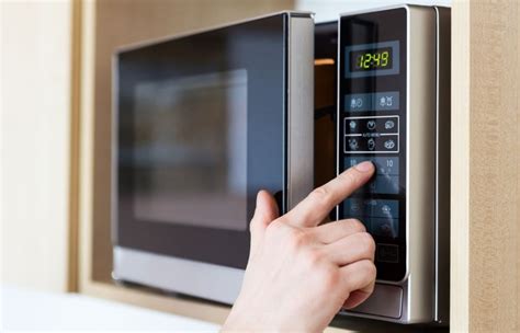 Heres What Really Happens When You Put Metal In A Microwave