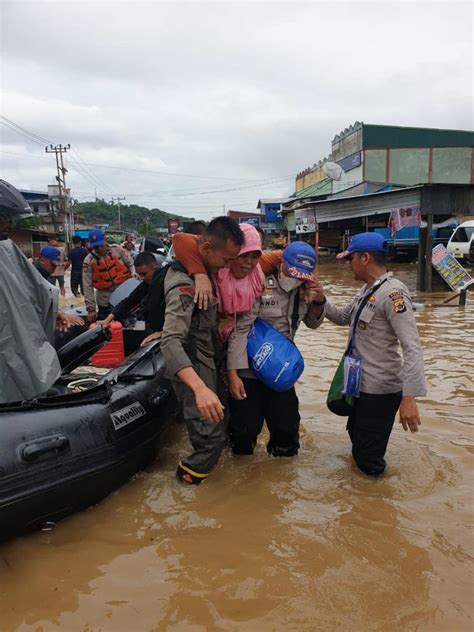 Evakuasi Korban Bencana Banjir Dan Tanah Longsor Di Jayapura Kabar Zindo