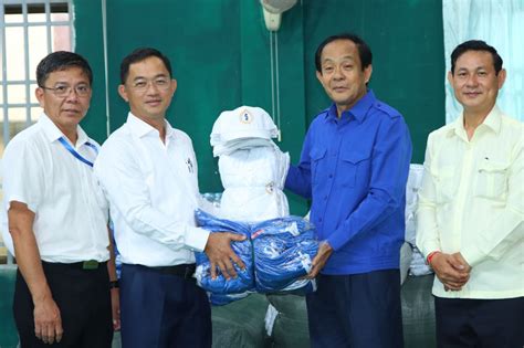 ឯកឧត្តមបណ្ឌិត ជា ចាន់តូ ចាត់តំណាងនាំយកថវិកា និងសំម្ភារមួយចំនួន
