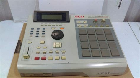 MPCHunter » Blog Archive » Akai MPC 2000XL