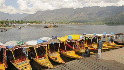 Kashmir Witnesses Rise In Tourist Footfall In April May Latest News