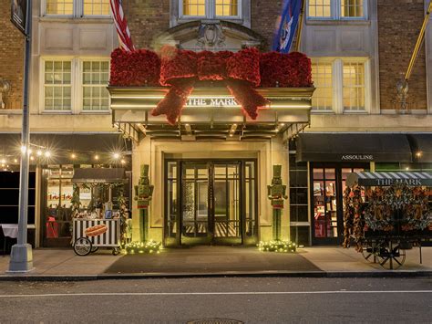 The Best Luxury Hotels in Manhattan This Holiday Season