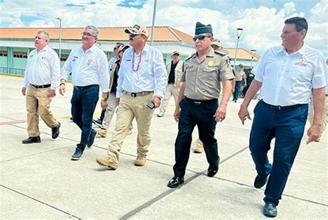 Ministro Ortiz Visita Escuela De Educación Superior Técnico Profesional Pnp De Tarapoto