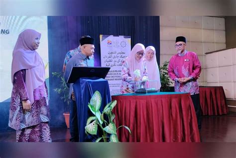 Pahang Peruntuk Rm Juta Beli Al Quran Braille Universiti Islam