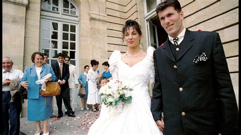 MARIAGE DE STARS Quand Véronique disait oui à Zinédine Zidane Closer