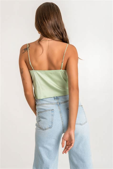 Crop Top Satinado Escote Cut Out Con Jareta Highstreet