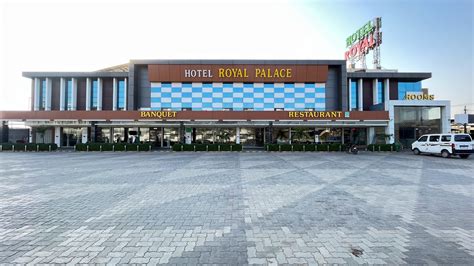 Hotel Royal Palace Wedding Venue In Shantipura Ahmedabad