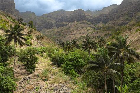 Découverte Des Îles Du Sud Du Cap Vert Entre Volcan À Fogo Et Verdure A