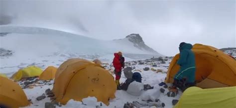 Man Who Survived Mount Everests Deadliest Avalanche Describes What It