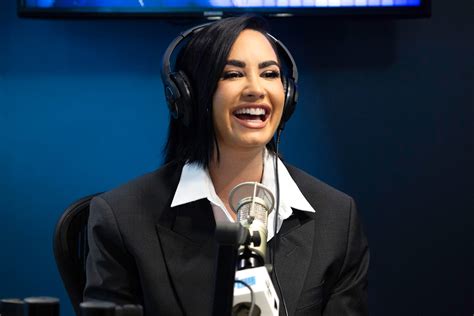 Demi Lovato Celebrates Her Birthday With Poot Meme Cupcakes