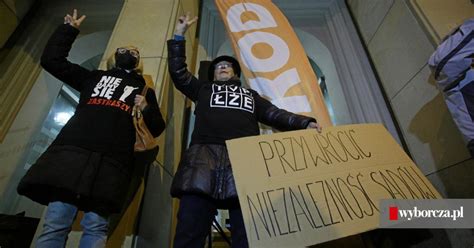 Protest w Kielcach KOD uruchomił wyszukiwarkę sędziów powołanych przez