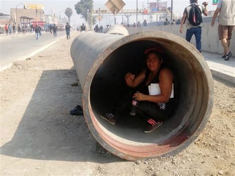 Peaje de Puente Piedra Policía logra controlar a revoltosos durante