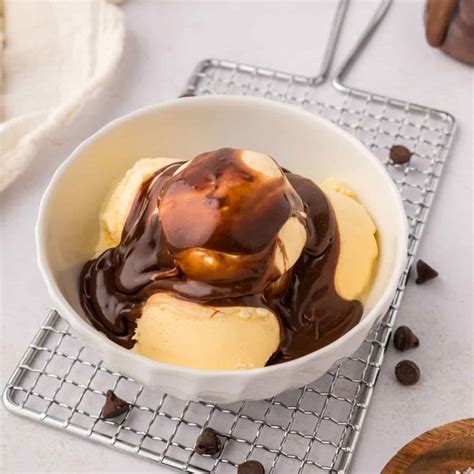 Easy Homemade Hot Fudge Sauce