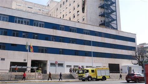 El Hospital Puerta del Mar instala códigos QR para controlar el acceso