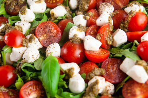 Easy Pesto Caprese Salad Italian Mozzarella Tomato Basil Salad