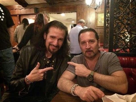 KISS LA BANDA MÀS CALIENTE DEL MUNDO BRUCE KULICK Y ERIC SINGER