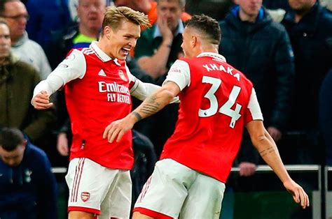 Arsenal Super Al Tottenham Y Sigue Sacando Ventaja Como L Der De La