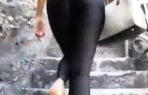 Subindo Escada Big Ass