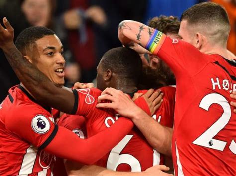 Southampton Man Utd Report Ratings Reaction As Saints Move Off