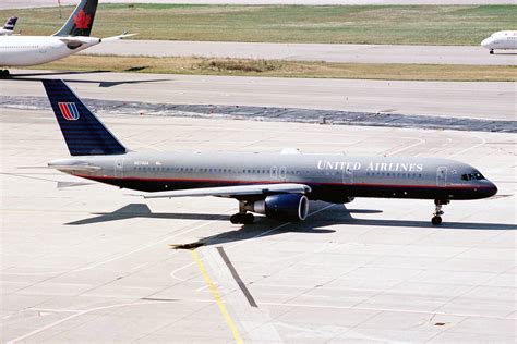 N574UA Boeing 757 222 United Airlines YYZ 24AUG00 Replacin Flickr