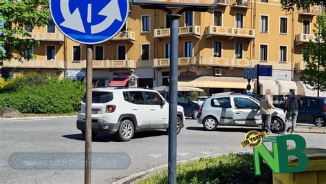 Biella Traffico Rallentato Per Un Incidente Alla Rotonda Di Piazza