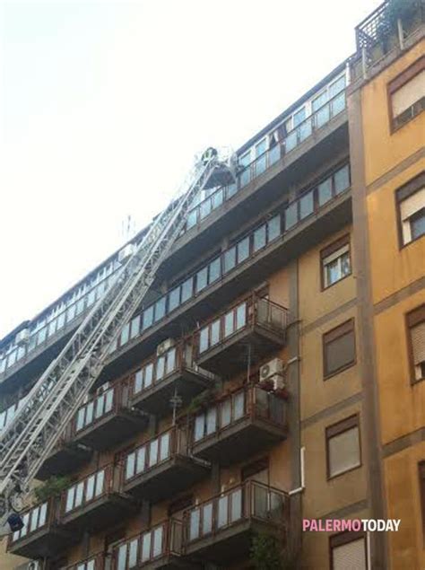 Incendio In Via Toselli Foto Palermotoday