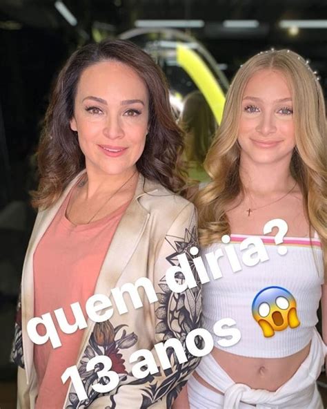 Gabriela Duarte Posa Ao Lado Da Filha E Impressiona Celebridades Vogue