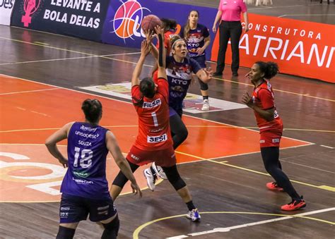 Blumenau Vence Araraquara No Primeiro Jogo Das Quartas De Final Da Liga