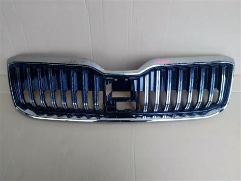 Skoda Superb III lift grill na radar atrapa za 621 30 zł z Trzcinica