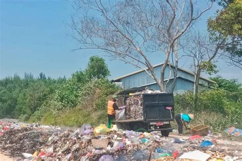 Begini Penampakan Tumpukan Sampah Di Pantai Kragan Rembang Dikeluhkan