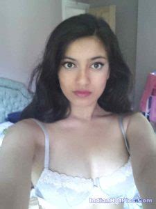 Super Sexy Nri Girl Nude Selfies Leak Hogayi