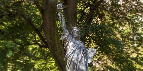 Statue Of Liberty Luxembourg Gardens Fasci Garden