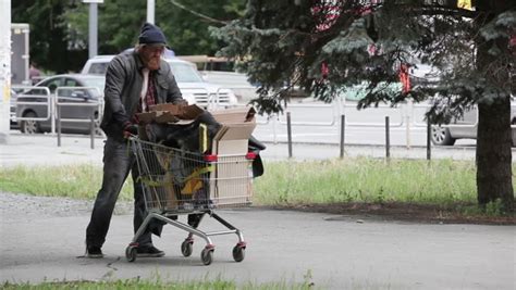 A High Tech Shopping Cart For The Homeless Design Indaba