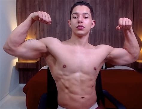 Dillan Naked Flexing Flex4Me