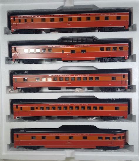 Lionel 0 SOUTHERN PACIFIC STREAMLINED PASSENGER SET